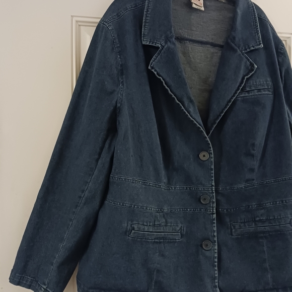 💜 Blue Jean Jacket. Women plus size with stretch. Size 22W-24W - Picture 3 of 8